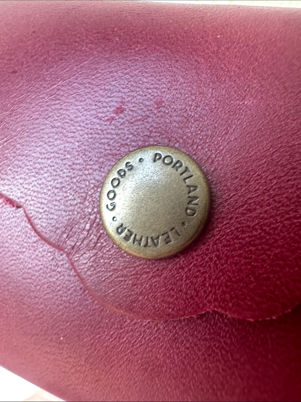 Portland Leather Burgundy Scallop-Edge Leather Card Case NEW - Picture 2 of 5